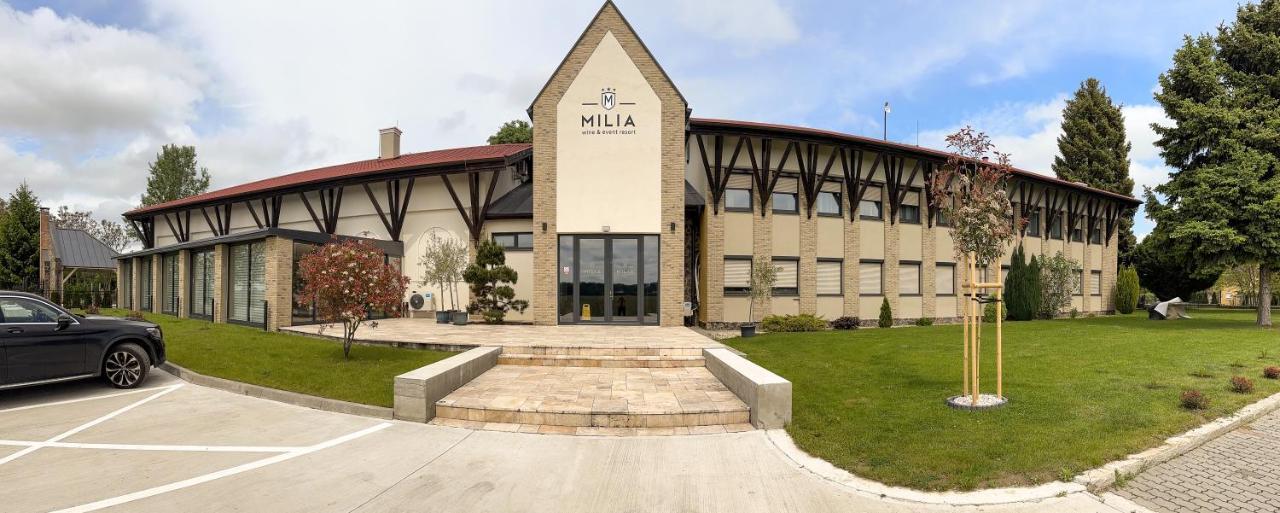 Milia Wine & Event Resort Dunajský Klátov エクステリア 写真